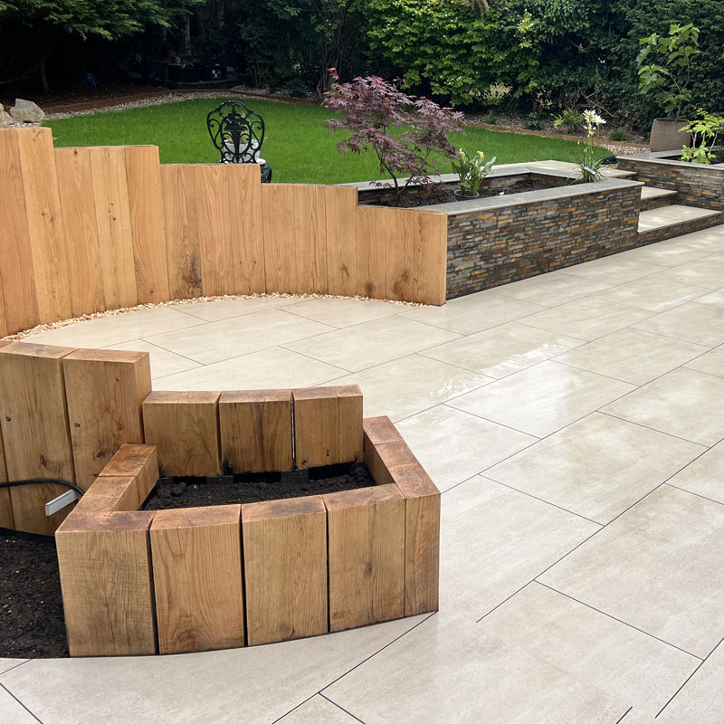 Garden oak features